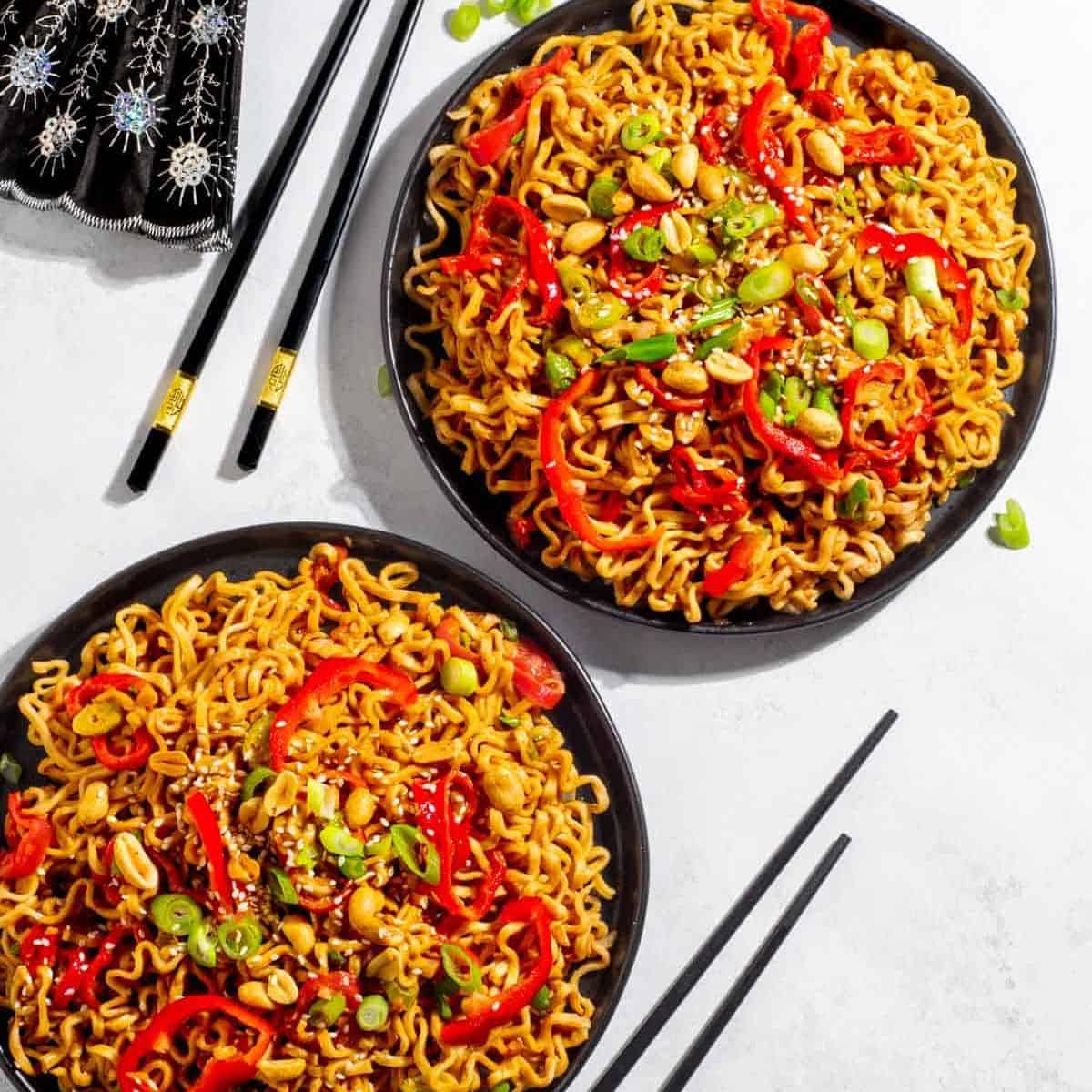 two bowls of easy dinner recipes: sriracha noodles